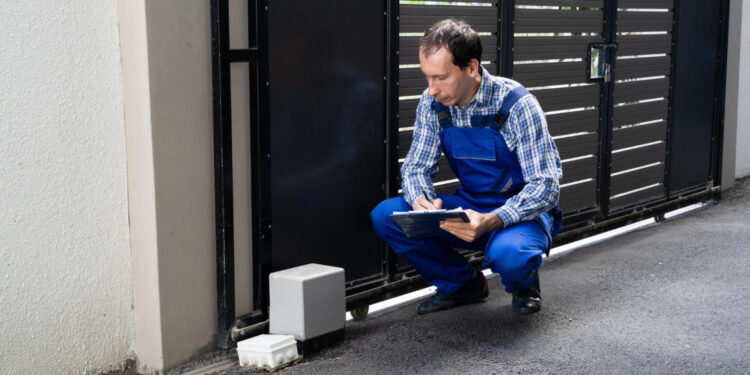 Comment choisir le bon installateur de portail ? Critères et conseils