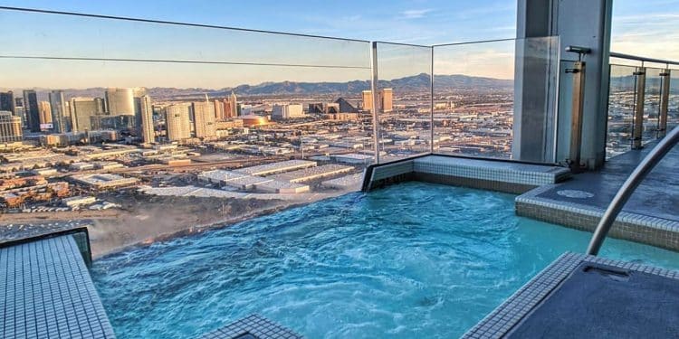 Pourquoi construire une piscine à débordement ?