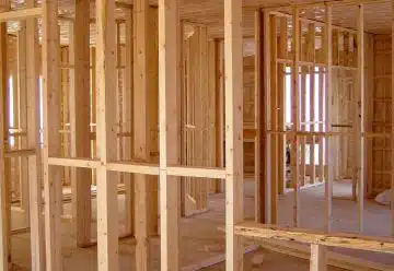 Réalisez tous vos projets de rénovation et de construction avec un spécialiste de la coupe de bois sur mesure