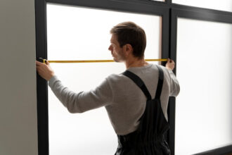 Remplacement de menuiseries à La Ciotat : comment choisir les matériaux adaptés ?